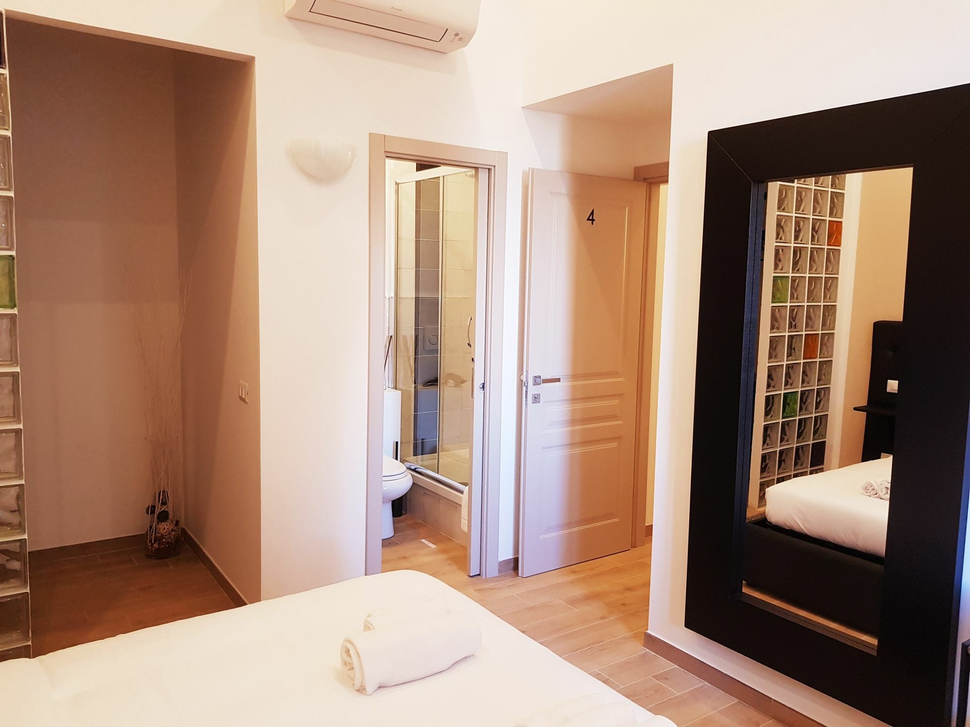 Cairoli Rooms Rom Exteriör bild