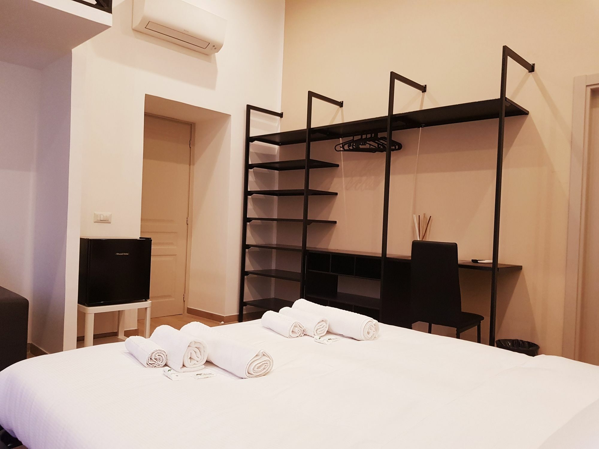 Cairoli Rooms Rom Exteriör bild
